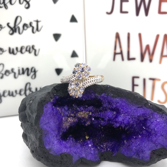 14K Tanzanite Flower Ring Size 7 Purple - Picture 2 of 8